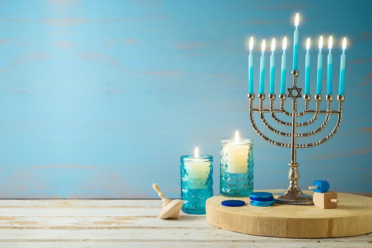 Cheers to Hanukkah A Hanukkah cocktail making Osher Marin